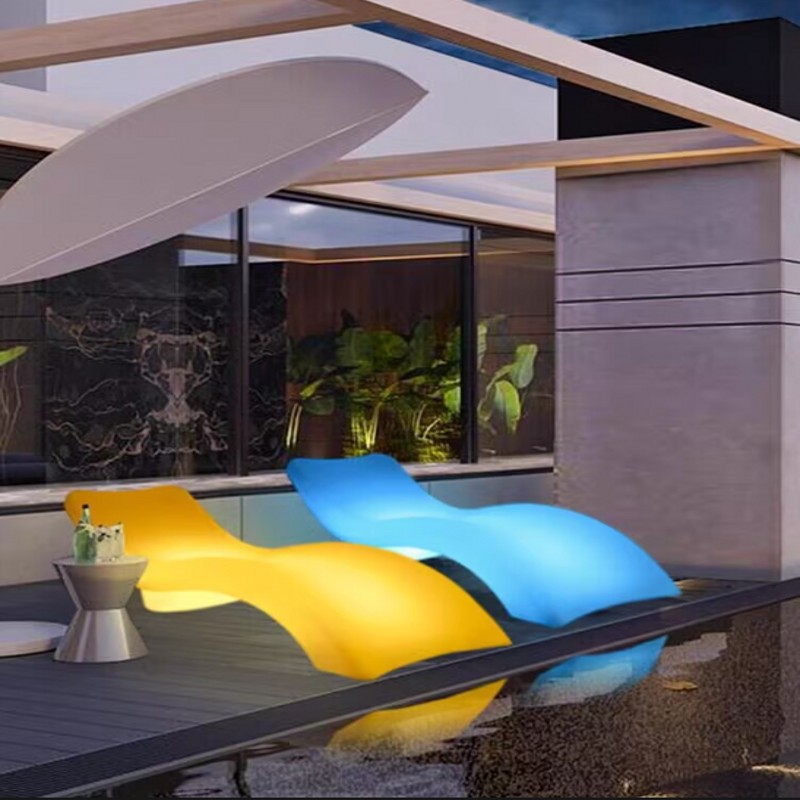 Outdoor Power Recliner - كرسي استرخاء خارجي يعمل بالطاقة الشمسية