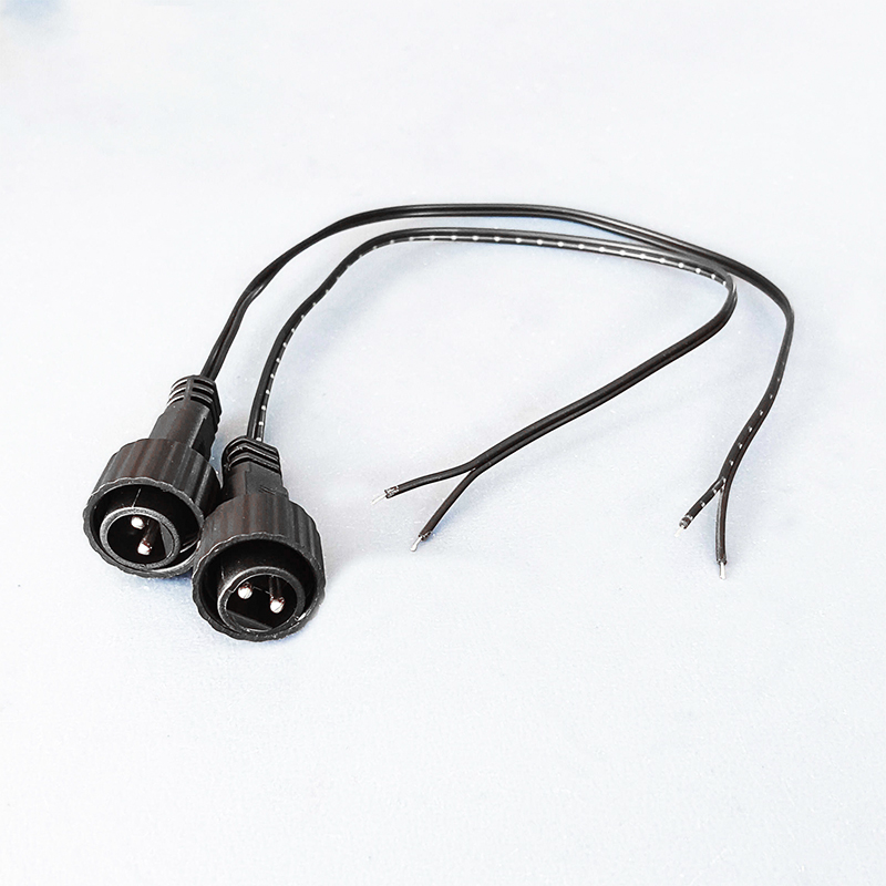 موصل LED ثنائي السن مع سلك توص - مراجعة Outdoor Power Outlet Solar وسعره